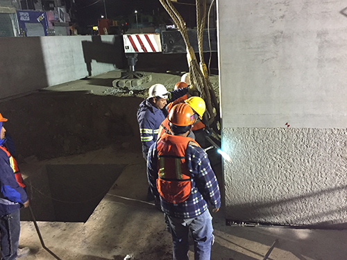 Montaje de estructuras y cimentación de puentes
